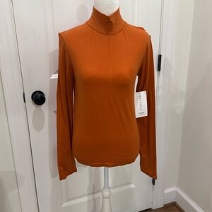 Athleta accent seamless turtleneck